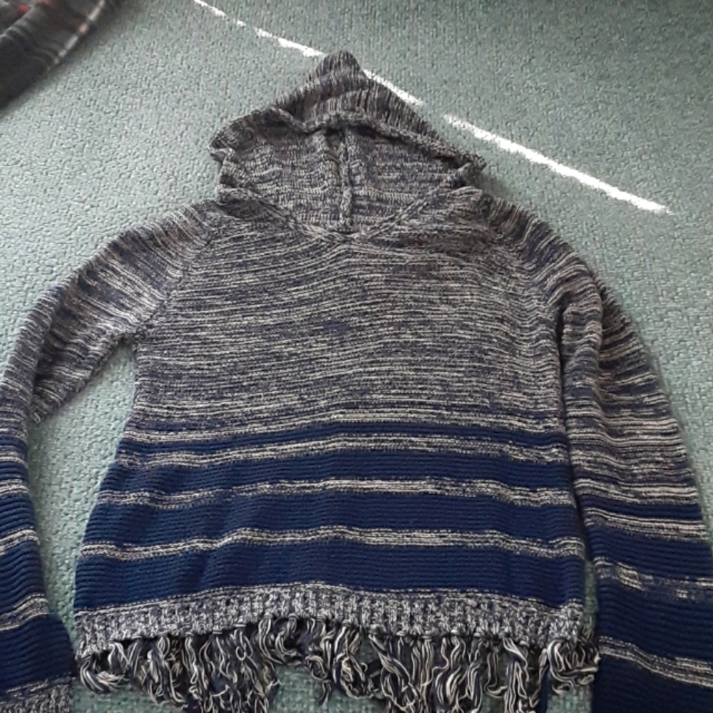 MARSHALLS drug rug with tassels